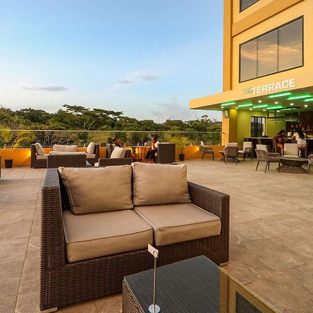 Comfort Inn & Suites Tobago Signal Hill Buitenkant foto
