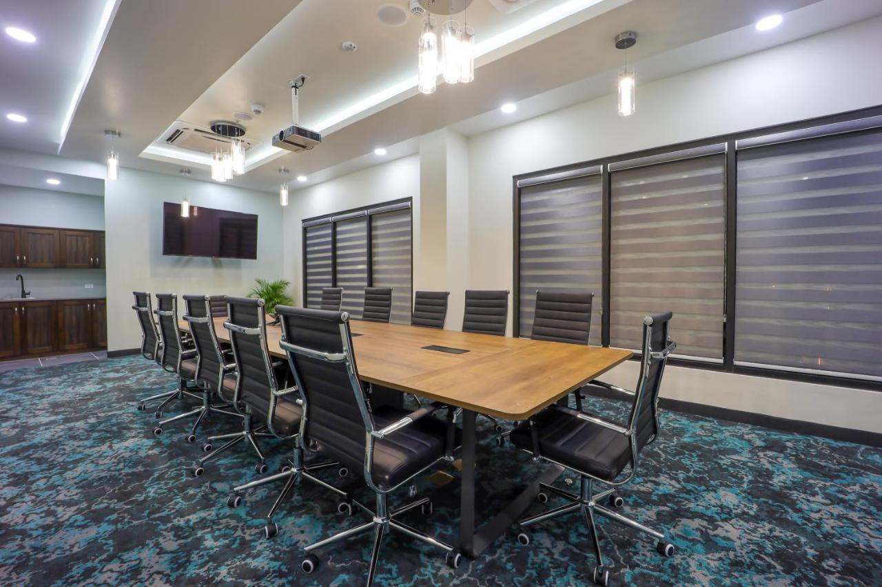 Comfort Inn & Suites Tobago Signal Hill Buitenkant foto