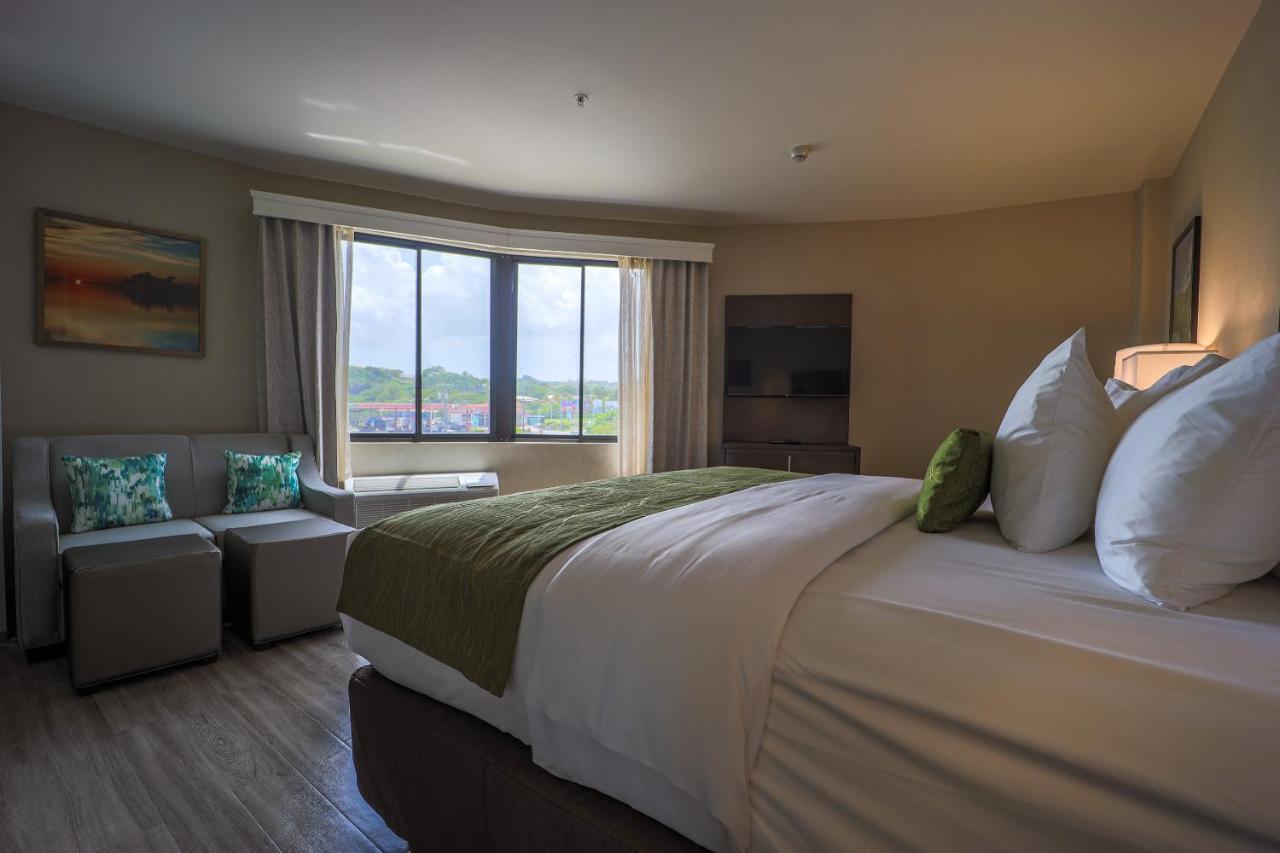 Comfort Inn & Suites Tobago Signal Hill Buitenkant foto