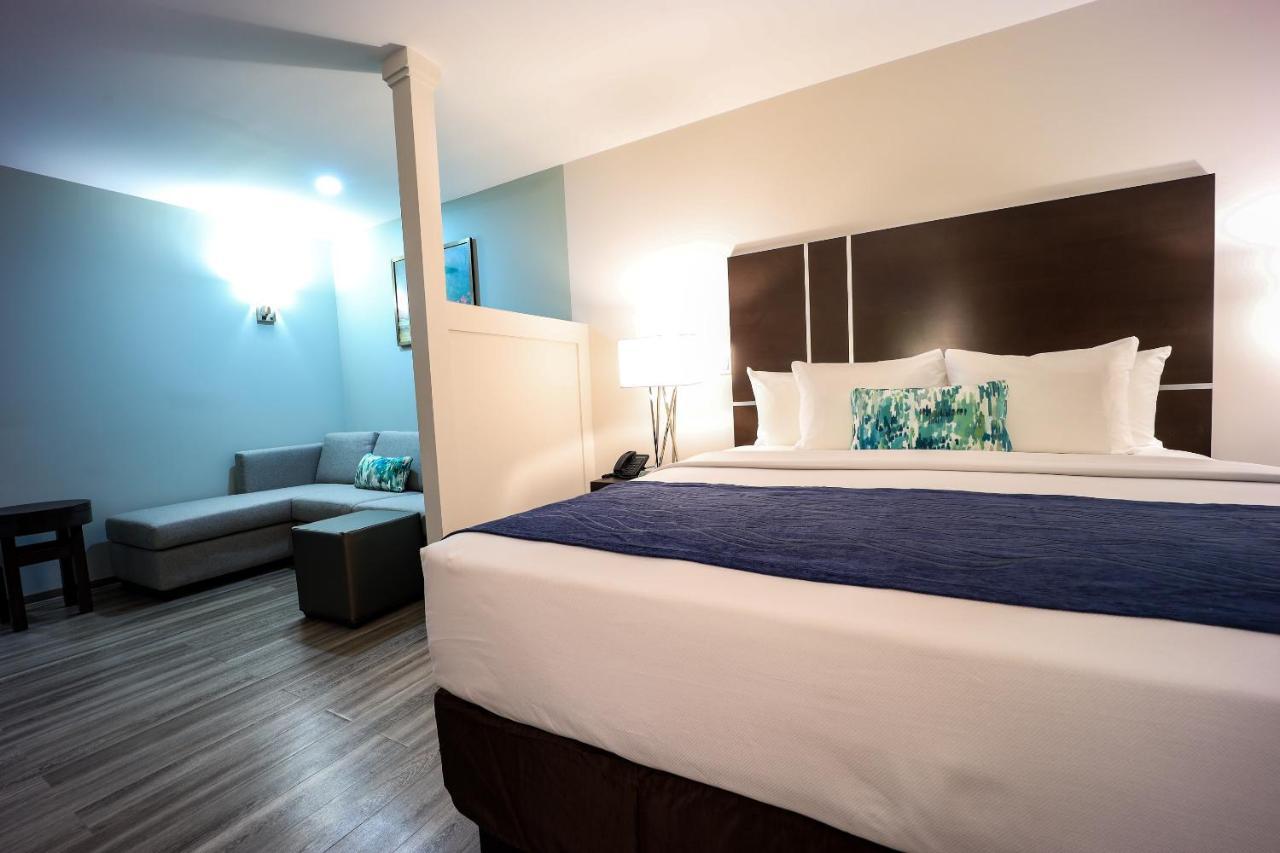 Comfort Inn & Suites Tobago Signal Hill Buitenkant foto