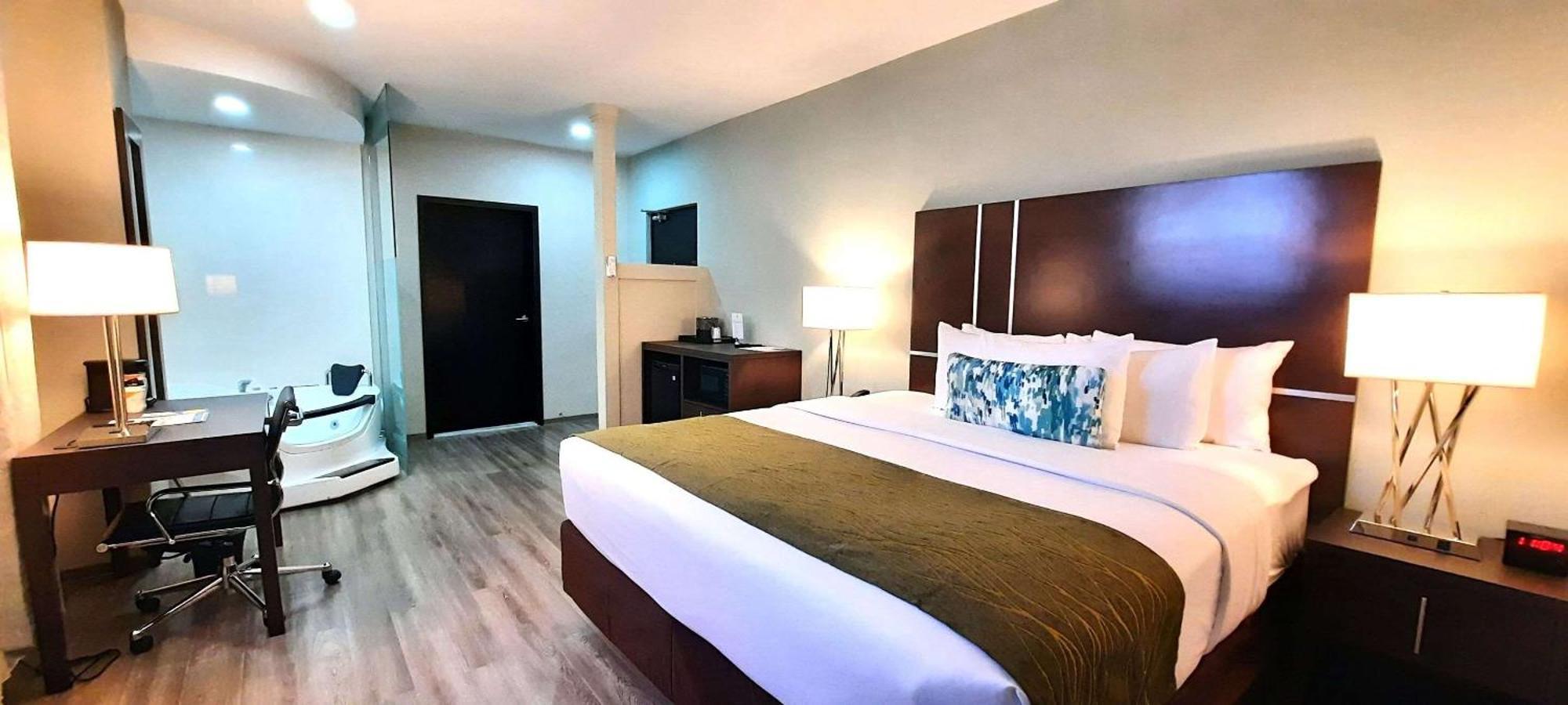 Comfort Inn & Suites Tobago Signal Hill Buitenkant foto