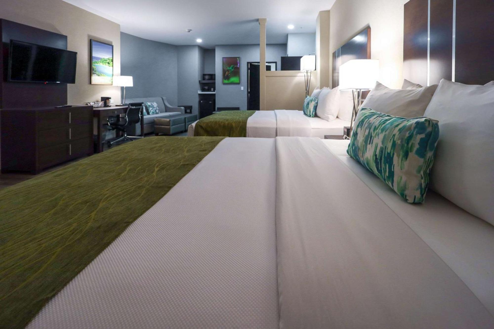 Comfort Inn & Suites Tobago Signal Hill Buitenkant foto
