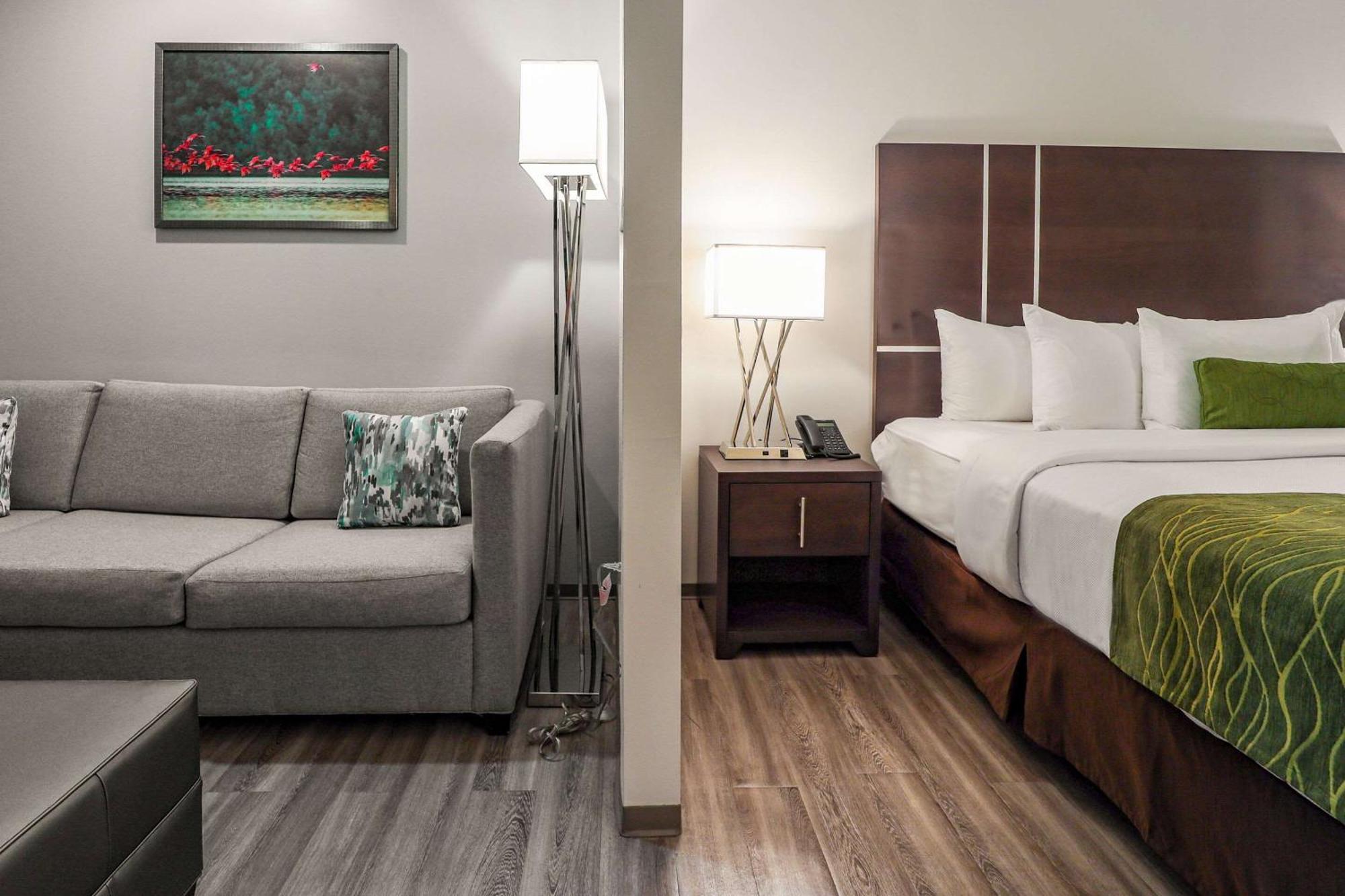Comfort Inn & Suites Tobago Signal Hill Buitenkant foto